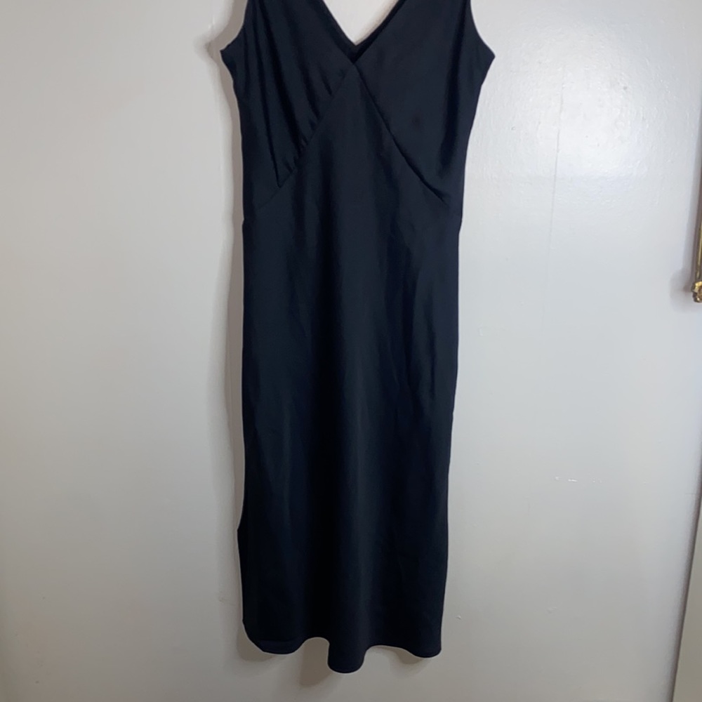 🎈NWT Beautiful Black V-Neck slip dress with slit up the side! - Picture 3 of 12